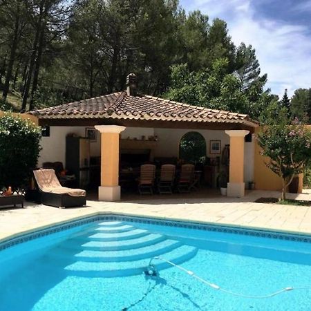 Les Restanques - chambre d'hôtes Cuges-les-Pins Exterior foto