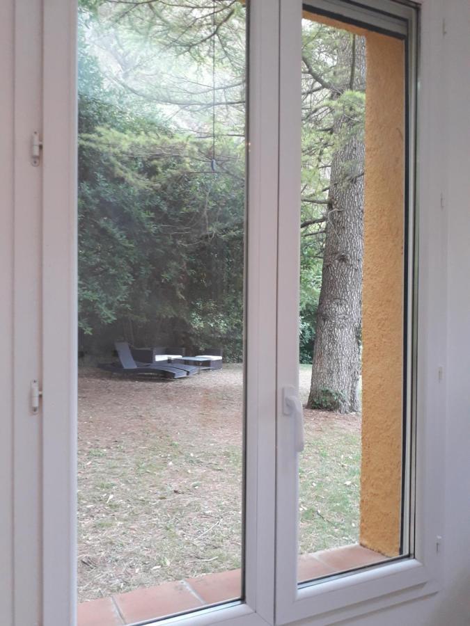 Les Restanques - chambre d'hôtes Cuges-les-Pins Exterior foto