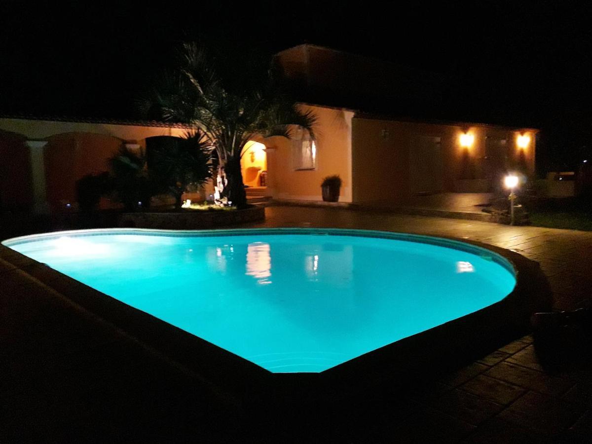 Les Restanques - chambre d'hôtes Cuges-les-Pins Exterior foto