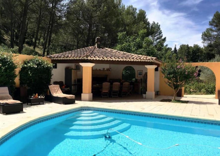 Les Restanques - chambre d'hôtes Cuges-les-Pins Exterior foto